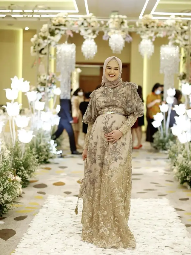Cut Meyriska Melahirkan Anak Kedua, Ini 6 Potret Perjalanan Kehamilannya