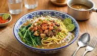 Resep Mie Kangkung Betawi Kuah Kental yang Gurih Segar