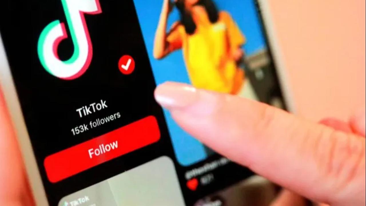 "TikTok akan menginvestasikan lebih dari USD1,5 miliar, sebagai komitmen jangka panjang untuk berinvestasi mendukung operasional Tokopedia, tanpa dilusi lebih lanjut pada kepemilikan GoTo di Tokopedia,"&nbsp;