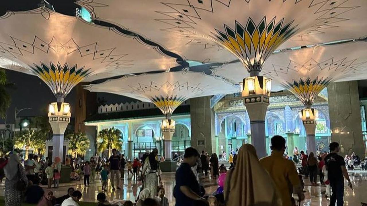 Deni Koeswara pun mengajak seluruh lapisan di wilayah Kota Tangerang maupun luar daerah untuk merayakan bulan Ramadan di Masjid Raya Al A’zhom dengan serangkaian kegiatan rutin pada bulan Ramadan.