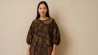 8 Model Baju Batik Tunik Bawahan Rok Plisket yang Tidak Membuat Tubuh Pendek atau Melebar