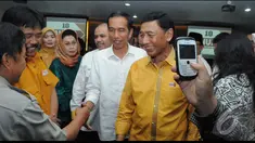 Joko Widodo saat bersilaturahmi ke lokasi kantor DPP Hanura di Jalan Tanjung Karang, Jakarta Pusat, Selasa (12/8/2014) (Liputan6.com/Herman Zakharia)