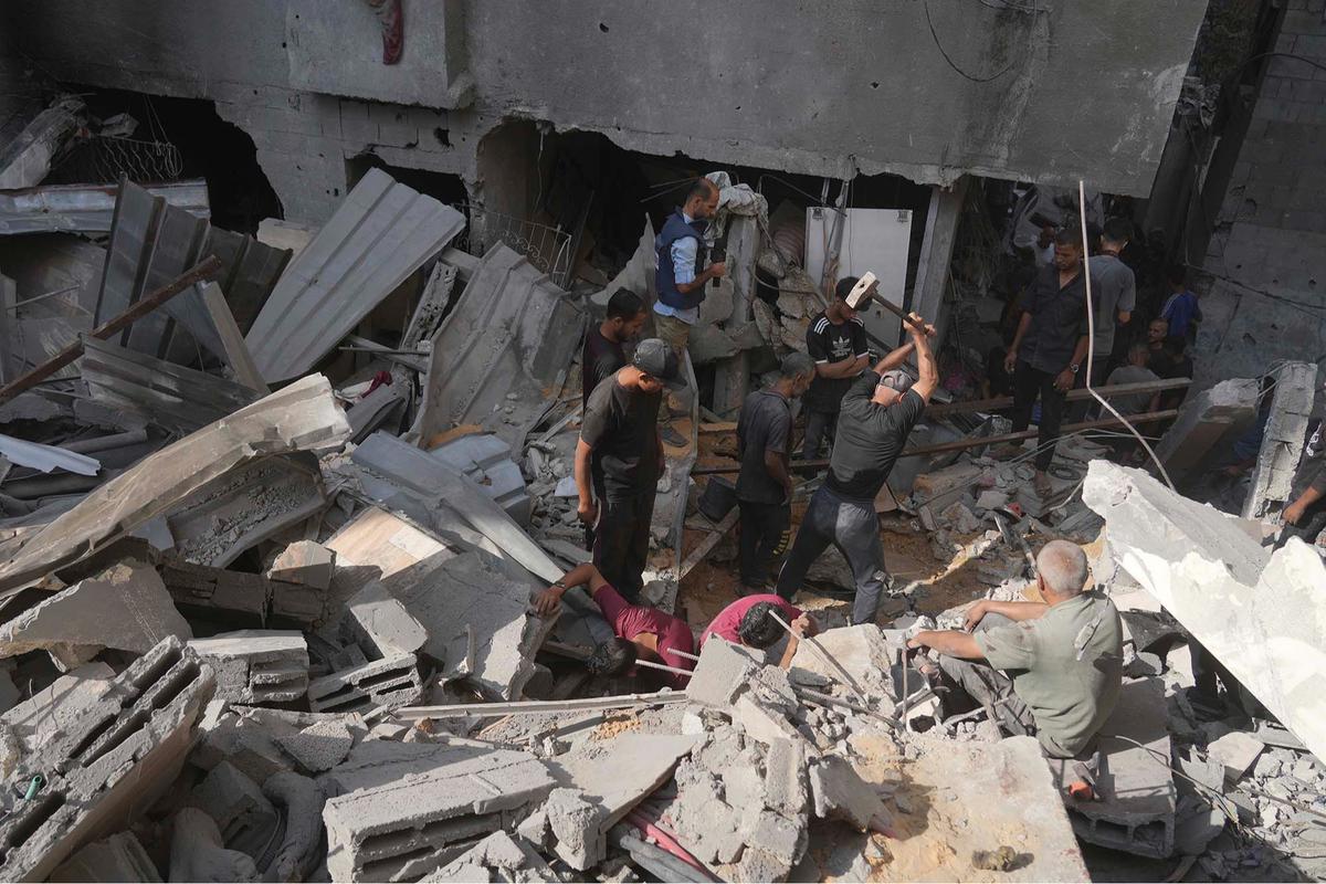 FOTO: Serangan Israel Terus Hantam Permukiman dan Tenda Pengungsi di Gaza, 12 Warga Palestina Tewas