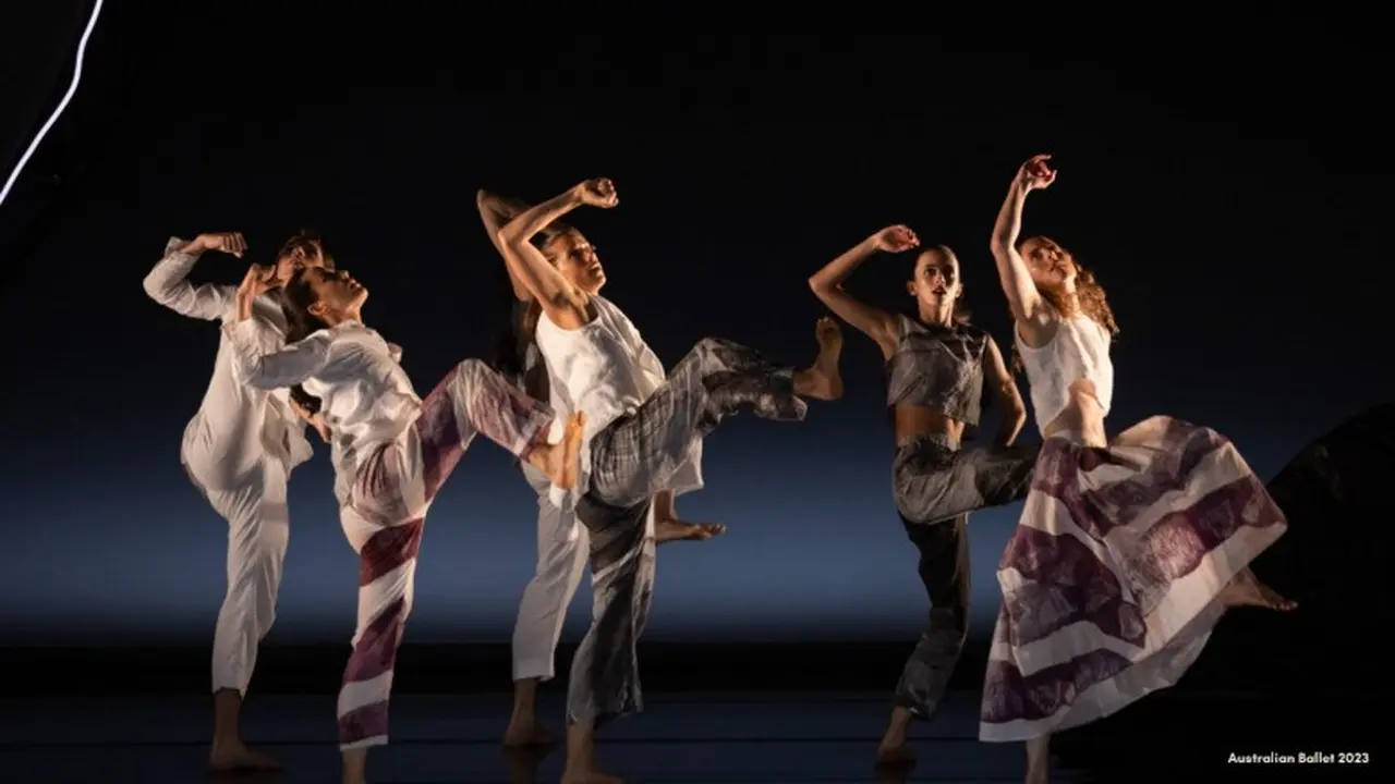 Australian Ballet 2023 yang menggunakan koleksi dari Wa-Ring