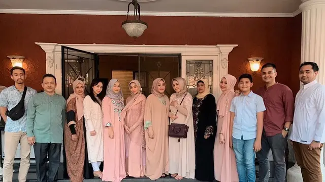 Melahirkan Anak Pertama, Ini 6 Potret Perjalanan Kehamilan  Adzana Bing Slamet