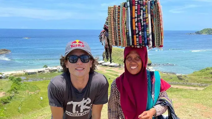 10 Momen Lucu Pembalap MotoGP Melokal di Lombok, Makan Nasi Putih Lauknya Nasi Goreng