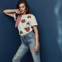 Kolaborasi dua merek fashion yang playful. (Istimewa)