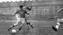Josef Masopust merupakan pemain asal Republik Ceko pertama yang berhasil meraih penghargaan Ballon d'Or pada tahun 1962, sebelum Pavel Nedved. Ia merupakan gelandang klub Dukla Praha. Masopust sukses mengungguli Eusebio dan Kar-Heinz Schnellinger. (AFP/Jaroslav Skala)