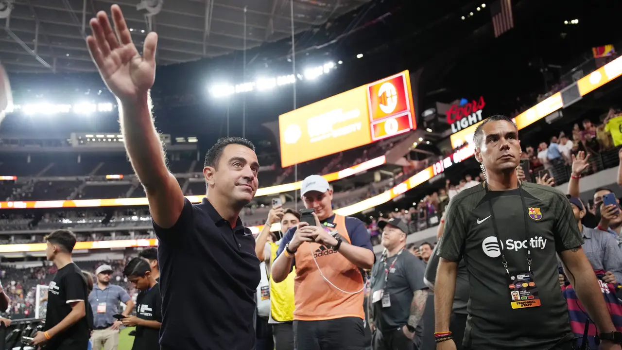 Foto: Momen Pemain Barcelona Beramah Tamah dengan Fans Usai Taklukkan Melawan AC Milan di Laga Pramusim