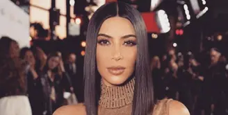 Banyak cara yang dilakukan para selebriti untuk mencapai tingkat ketenaran di publik. Seperti yang dilakukan Kim Kardashian beberapa waktu silam, saat dirinya baru memulai kariernya di industri hiburan seperti sekarang ini. (Instagram/kimkardashian)