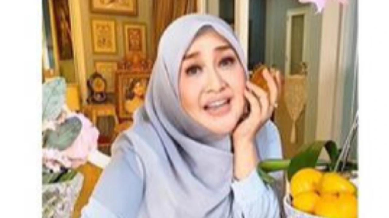 6 Foto Area Belakang Rumah Paramitha Rusady, Penuh Nuansa Klasik, Anggun dan Unik