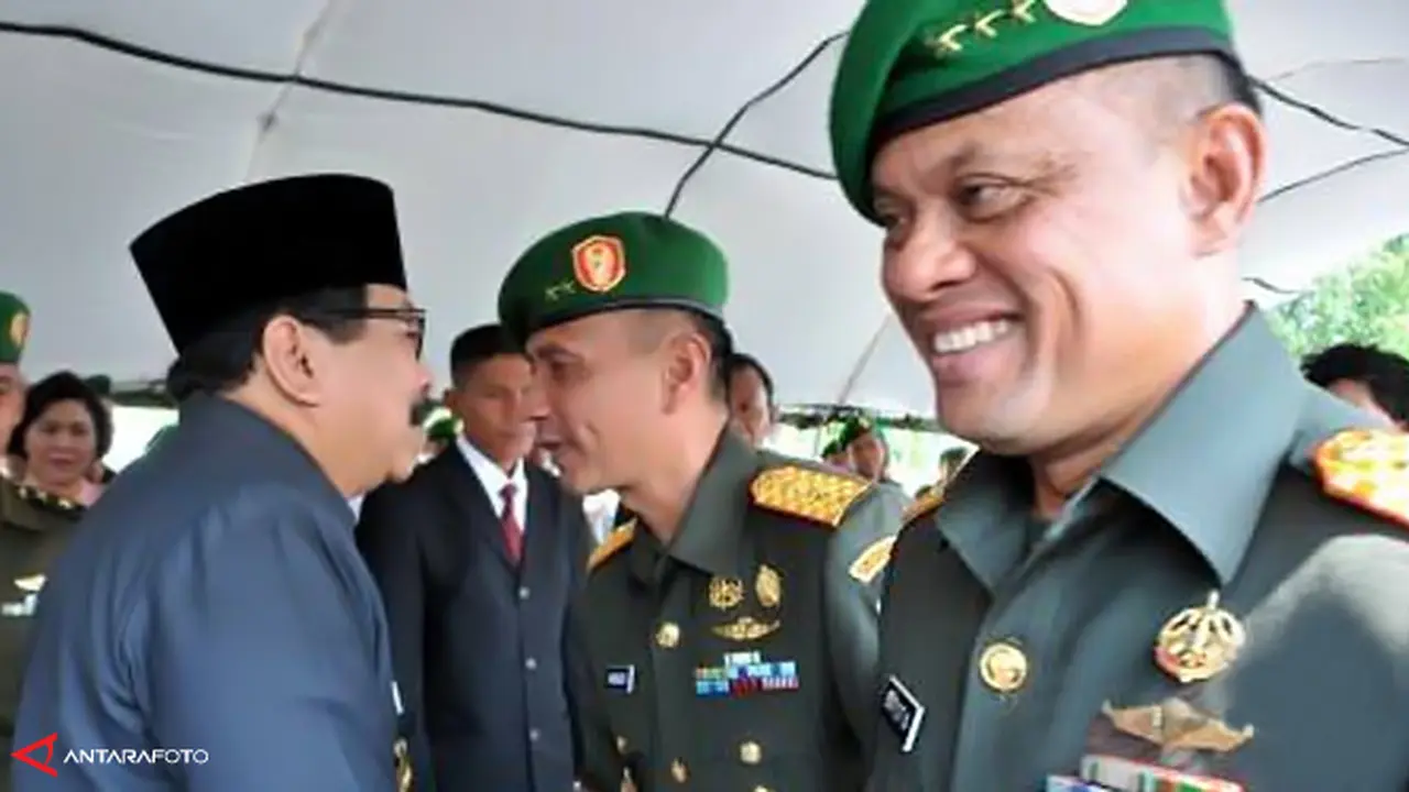pangkostrad-letjen-tni-gatot-nurmantyo-1
