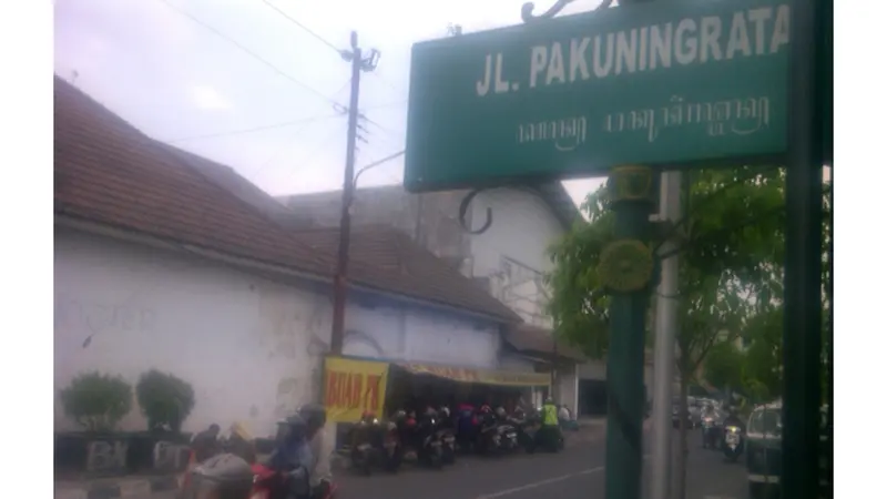 Sensasi Menikmati Es buah dan Bakso PK di Pinggir Jalan Jogja