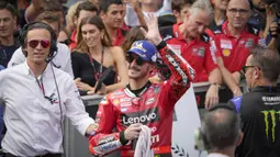 Dengan kemenangannya di MotoGP Malaysia 2022, Francesco Bagnaia saat ini mengoleksi 258 poin, sementara saingan terdekatnya, Fabio Quartararo yang finis di posisi ketiga mengoleksi 235 poin. (AP/Vincent Thian)