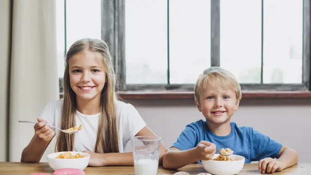 Lebih Dari Sekadar Rutinitas, Ini Alasan Mengapa Anak Harus Sarapan Sebelum Sekolah (photo by freepik.com)