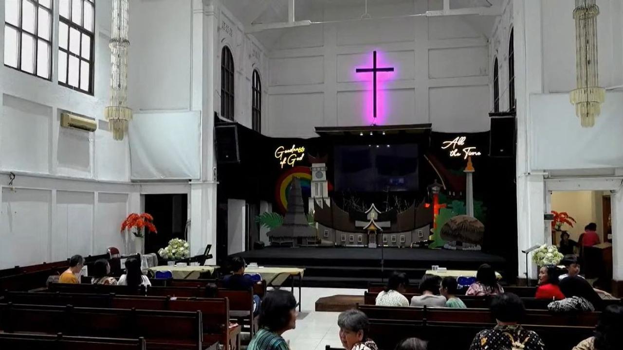 Loncengnya Serupa dengan Gereja Tua di Prancis