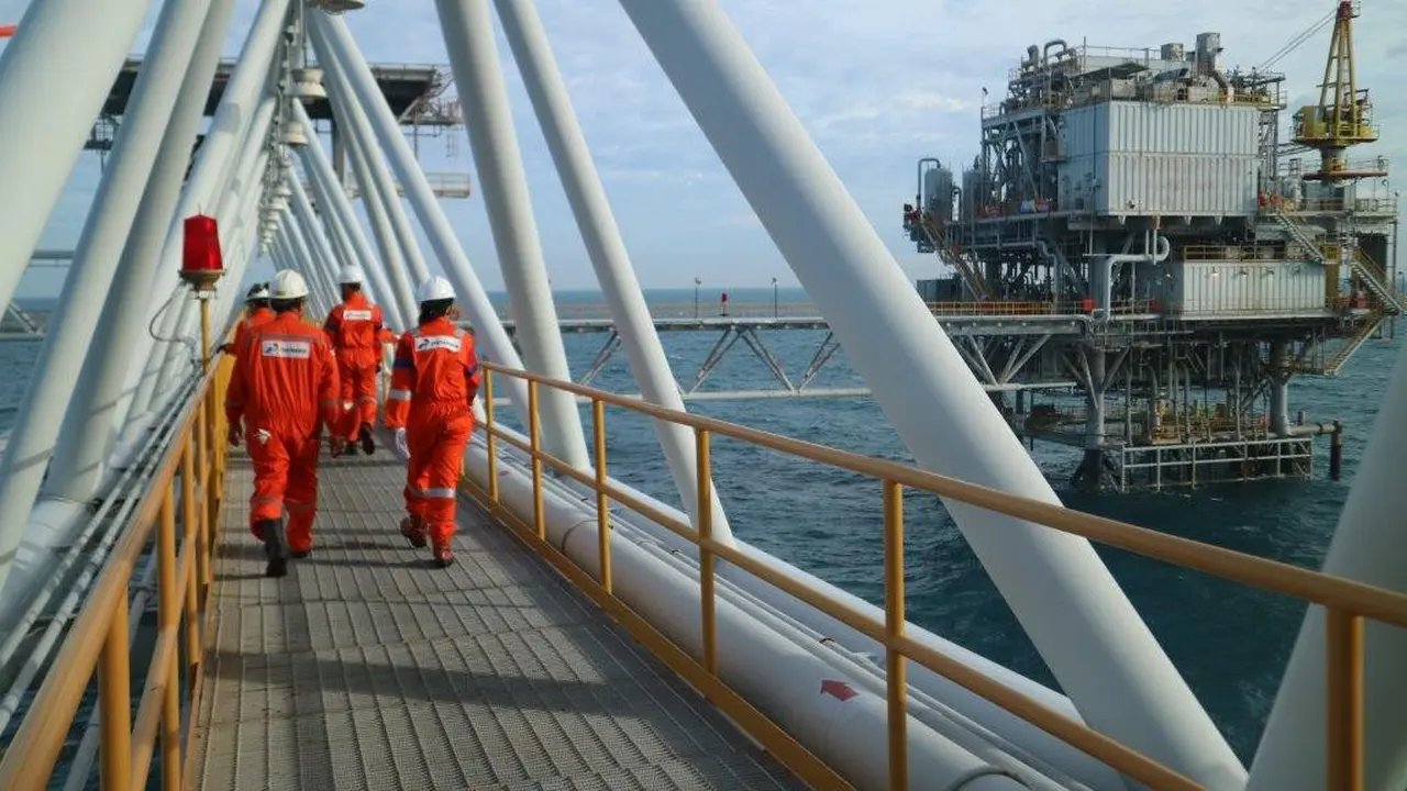 Pekerja Pertamina Hulu Energi (PHE) menggunakan hak suara melalui Pemilu 17 April 2019. Dok PHE