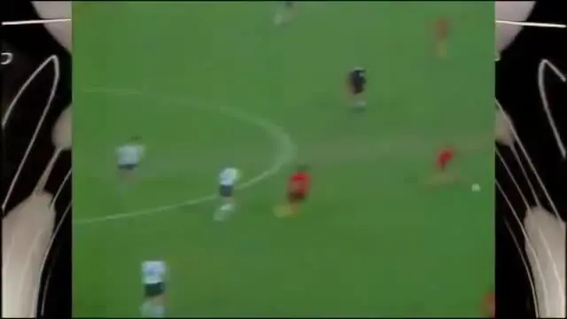 Video highlights final Piala Eropa 1980 antara Belgia melawan Jerman Barat yang berakhir dengan skor 1-2. Horst Hrubesch, Striker Jerman ini mencetak 2 golnya di final.