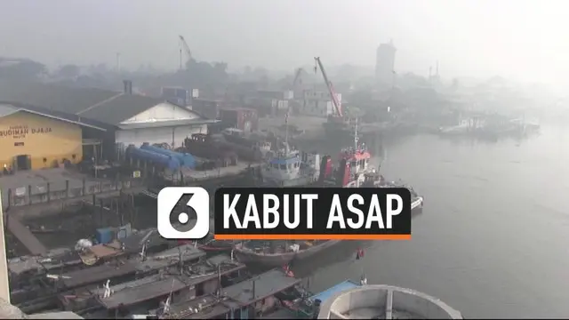 Kabut asap di Kota Palembang semakin pekat. jarak pandang kurang dari 100 meter. Warga meminta pemerintah pusat turun tangan mengatasi masalah ini.