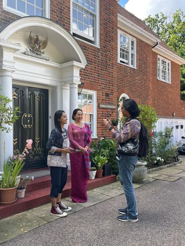 Gaya Anggun Kartika Soekarno, Putri Presiden Soekarno dalam Balutan Kebaya Sederhana yang Kini Tinggal di London