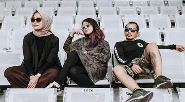 Kotak Luapkan Emosi Di Lagu Teman Palsu News Entertainment Fimela Com Cara download lagu teman palsu di owlagu: kotak luapkan emosi di lagu teman palsu