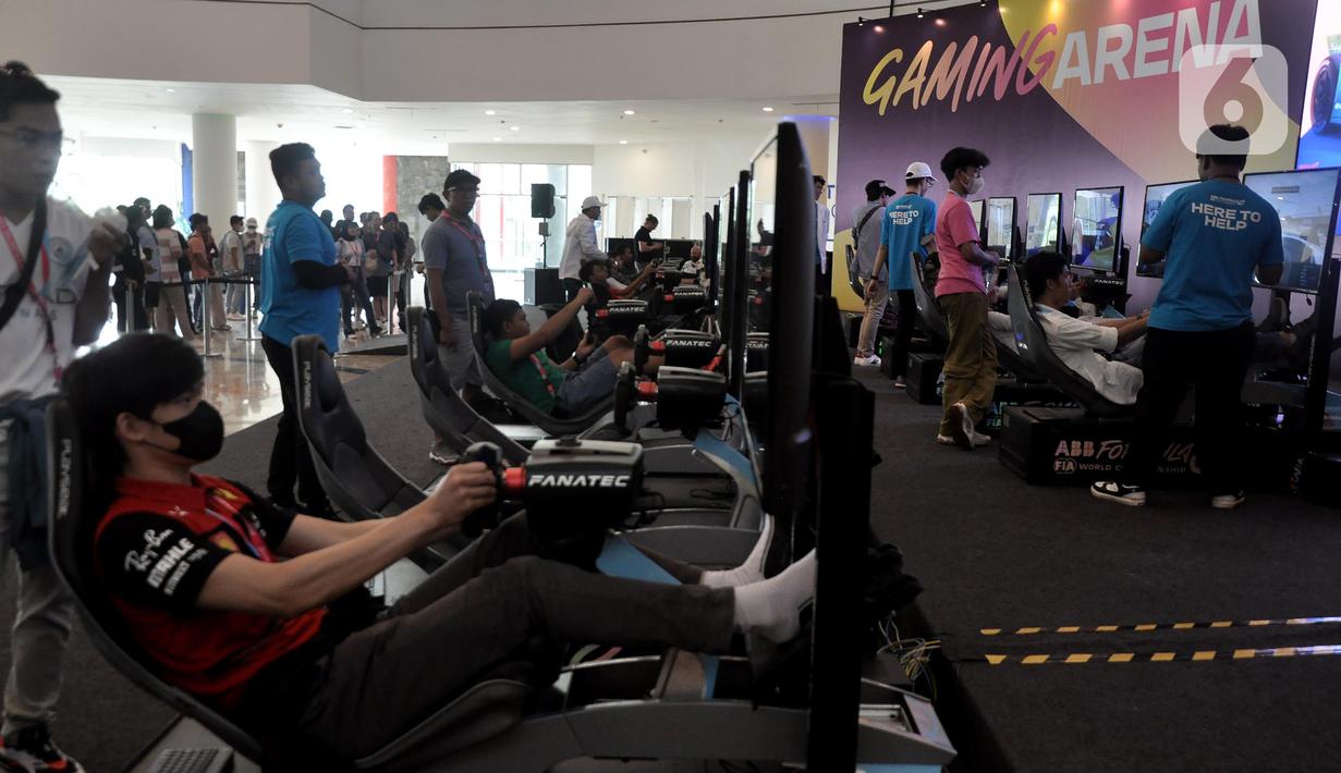 Permainan simulasi balapan itu disediakan secara gratis agar para pengunjung bisa merasakan pengalaman menjadi pembalap Formula E. (merdeka.com/Iqbal S. Nugroho)