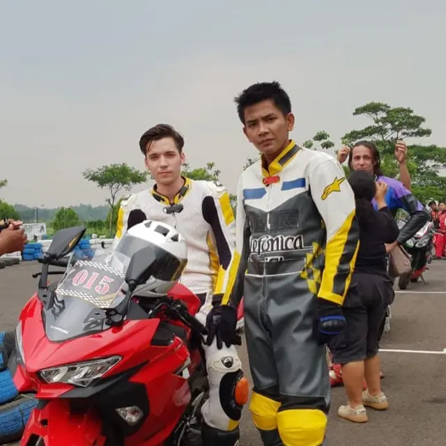 Sering Main Sinetron Bareng, Ini 6 Potret Stefan William dan Angga Putra Bak Saudara