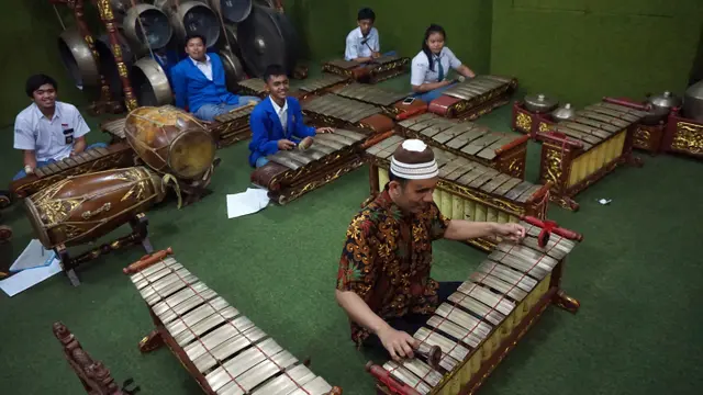 Guru Gamelan Tuna Netra
