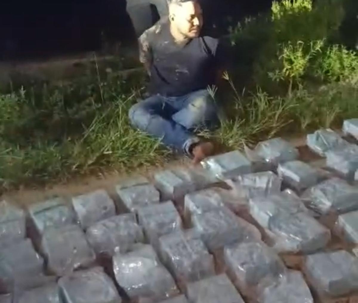 Polisi Tangkap 4 Pengedar dan Sita 150 Kilogram Sabu Asal Malaysia yang Disembunyikan dalam Mobil dan Fiber