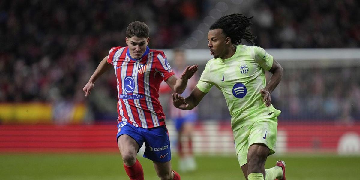 Barcelona Gigit Jari! Atletico Madrid Pasang Label Tidak Dijual untuk Julian Alvarez!