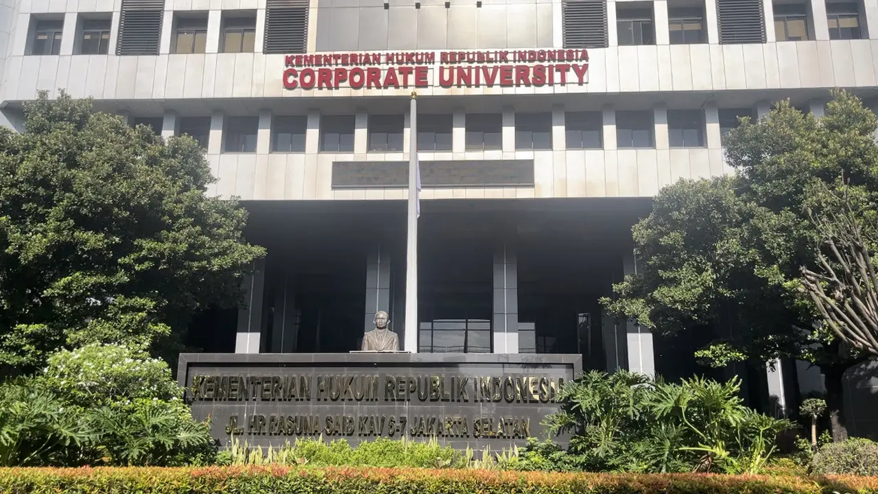 Kondisi Kantor Kementerian Hukum (Kemenkum) di Hari Pertama WFH ASN. (Liputan6.com/Radityo)