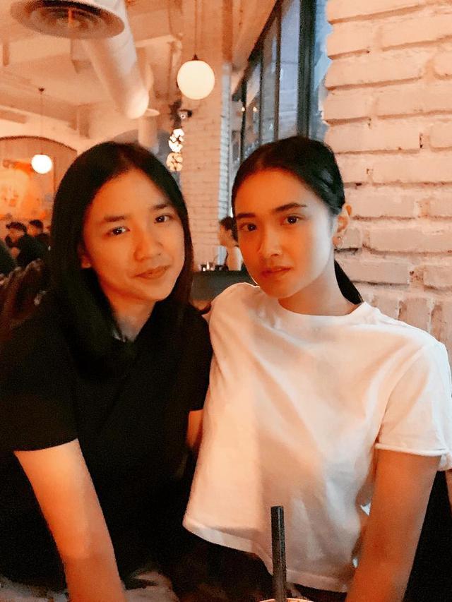 Punya Wajah Mirip, Ini 7 Potret Kebersamaan Nadya Arina dan Adiknya