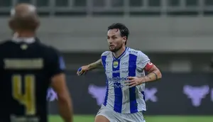 Persib Bandung Siap Hadapi Persija di GBK, Marc Klok: Baik Untuk Sepak Bola Indonesia