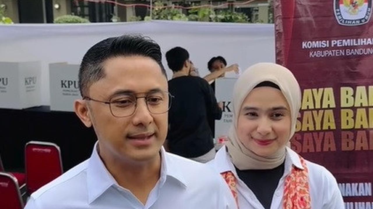 Sonya Fatmala Dampingi Hengky Kurniawan Nyoblos, Ajak Warga Bandung Barat Gunakan Hak Pilih