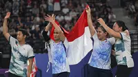 Dua wakil Indonesia, Hikmat Ramdani/Leani Ratri Oktila dan Fredy Setiawan/Khalimatus Sadiyah bertemu pada partai puncak nomor ganda campuran klasifikasi SL3 - SU5 pada Paralimpiade 2024 di Porte de la Chapelle Arena, Paris, Senin (2/9/2024)  WIB. Pasangan Hikmat/Ratri menang dan merebut medali emas. (NPC Indonesia)