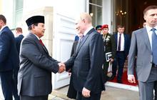 VIDEO: Reaksi Presiden Putin saat Mayor TNI Teddy Ajudan Prabowo Beri Hormat di Istana Kremlin