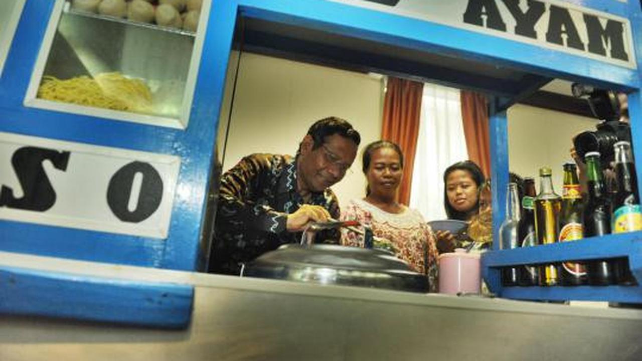 Mahfud MD beri dukungan kepada tukang bakso