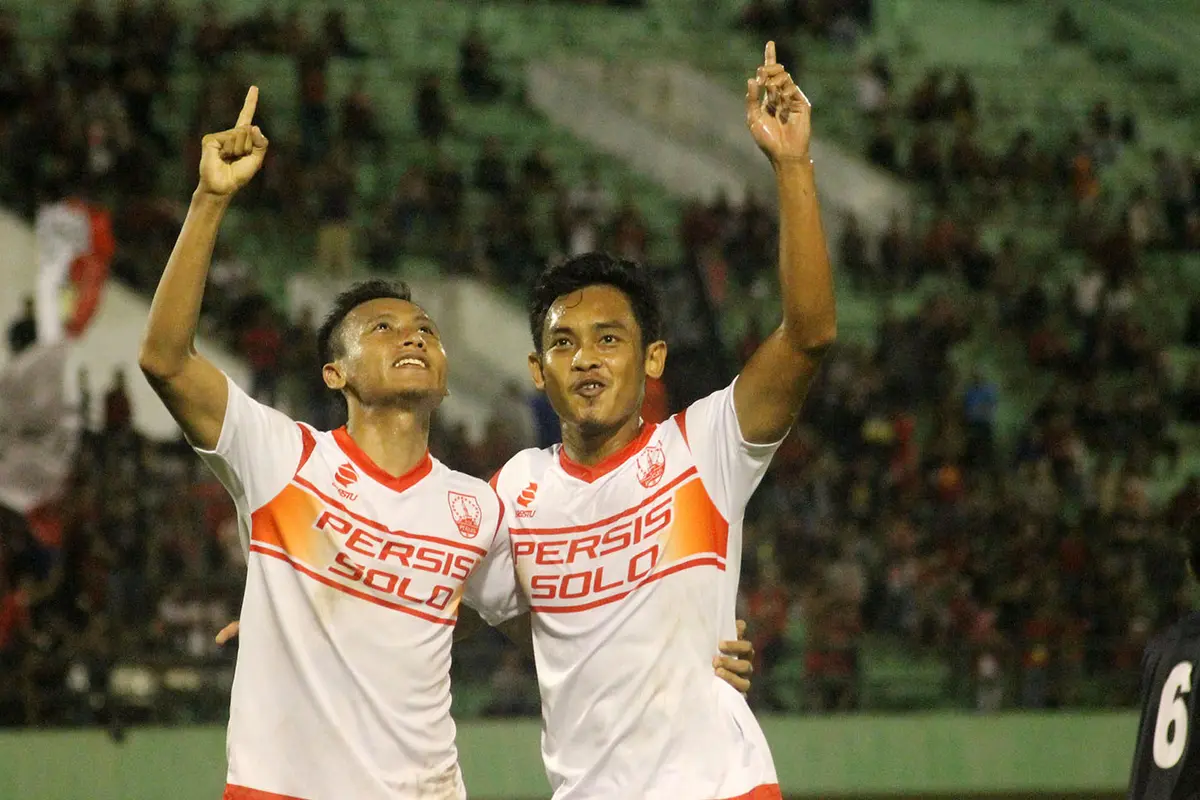 Persis Solo