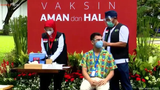 Raffi Ahmad suntik vaksin Covid-19 tahap dua/dok. BPMI Setpres