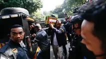 Barang Bukti Emas Hasil Geledah Rumah Sentul Tiba di Mapolda Metro Jaya