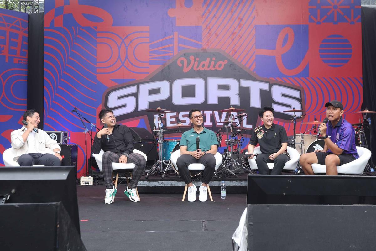 FOTO: Liliyana Natsir Main Bulu Tangkis Pakai Teflon, Bikin Heboh Vidio Sports Festival 2025