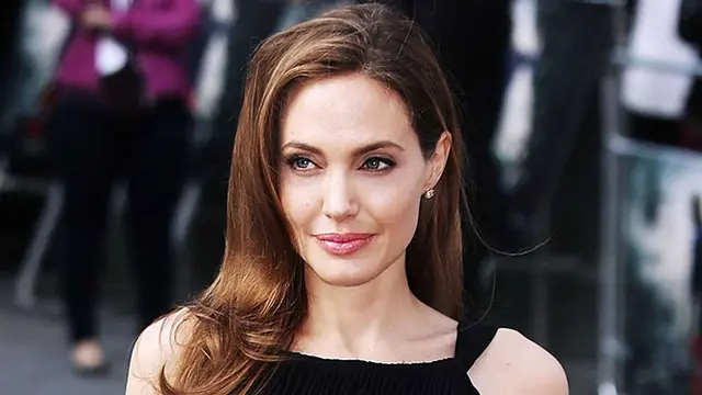 angelina-jolie-130924b.jpg