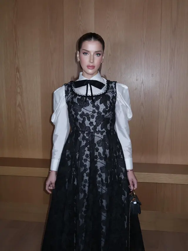 Potret Tasya Farasya Tampil Bak Barbie Modern dengan Makeup Pink Flawless dan Ponytail Sleek Saat Wawancarai Anne Hathaway