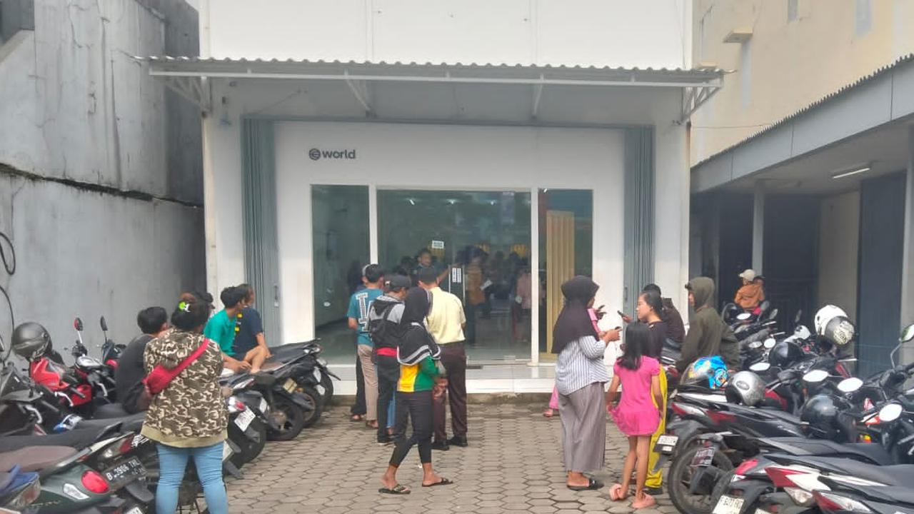 Kantor Worldcoin di Depok Tutup, Warga Masih Ingin Scan Retina