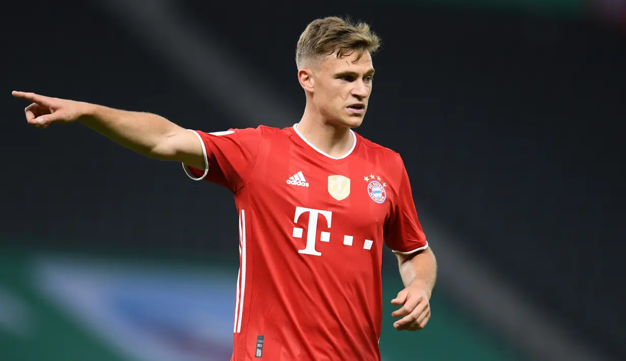 5. Joshua Kimmich (Bayern Munchen) - Pemain berusia 25 tahun ini disebut sebagai Philipp Lahm baru di Bayern Munchen. Kimmich memiliki yang berposisi sebagai seorang gelandang berubah menjadi salah satu bek kanan terbaik di dunia saat ini. (AFP/Annegret Hilse/pool)