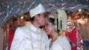 Nycta Gina dan Rizky Kinos. Menikah pada Minggu, 2 Agustus 2015 di Gedung Arsip Nasional, Jalan Gajah Mada, Taman Sari, Jakarta Barat. (Deki Prayoga/Bintang.com)