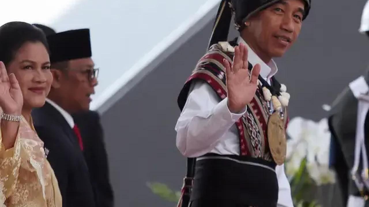 Presiden Joko Widodo (Jokowi) menerbitkan dua peraturan presiden (Perpres) mengenai tunjangan kinerja pegawai di lingkungan Komisi Pemberantasan Korupsi (KPK).