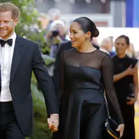 Pangeran Harry dan Meghan Markle hadiri premier film The Lion King di London, Inggris, 14 Juli 2019. (TOLGA AKMEN / AFP)