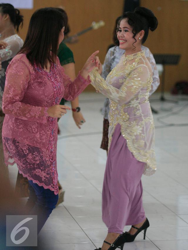 20160423-Tawa Ceria Terpidana Mati Mary Jane saat Rayakan Hari Kartini