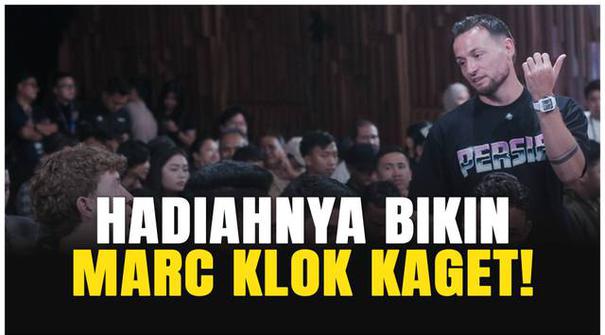 Reaksi Kocak Marc Klok Saat Dengar Hadiah Piala Presiden 2025
Gelandang Persib Bandung, Marc Klok, dibuat terkejut dengan besarnya hadiah Piala Presiden 2025! Di hadapan Ketua Steering Committee (SC) Piala Presiden, Maruarar Sirait, Marc Klok sponta...
